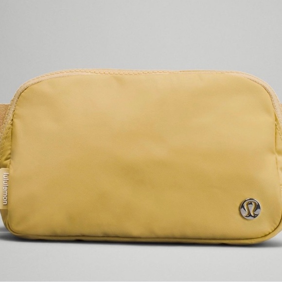 Lululemon Belt Bag - Golden Sand. Sold out! New with tags. - Picture 1 of 4